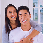 Pasangan tersenyum, layanan personal